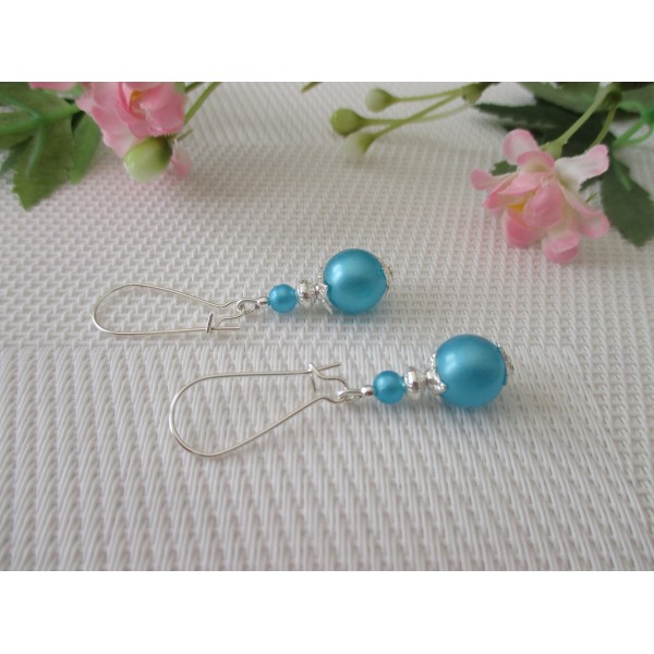Kit de boucles d'oreilles apprêts argenté et perles en verre bleues - Photo n°1