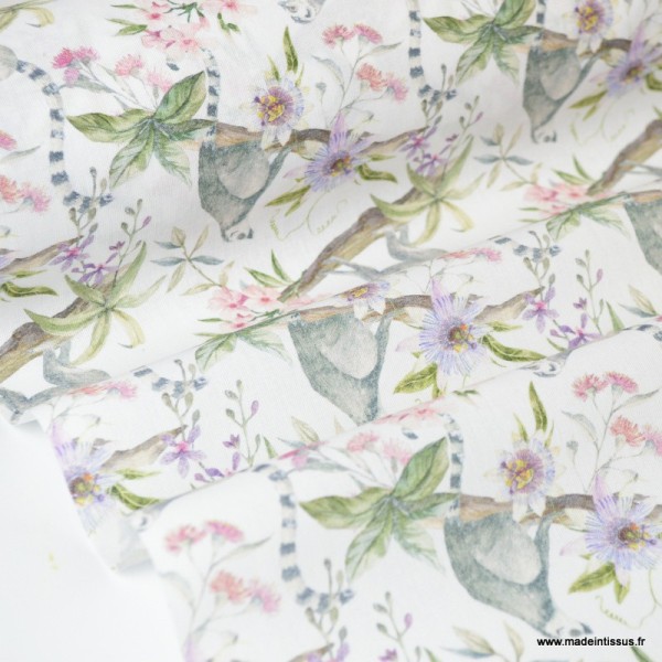 Tissu coton imprimé fleurs et lémuriens Oeko tex .x1m - Photo n°1