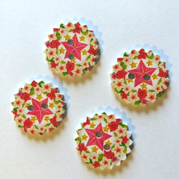 4 Boutons bois, étoile et fleurs de noel multicolore – 24mm - Photo n°1