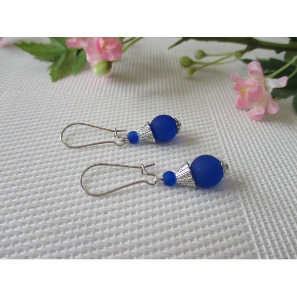 Kit de boucles d'oreilles perles bleu nuit et apprêts argent mat - Photo n°1