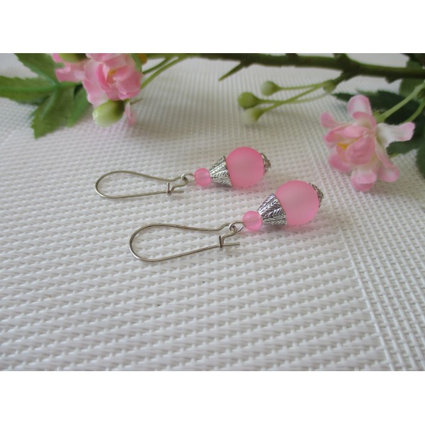 Kit de boucles d'oreilles argent mat et perle en verre rose - Photo n°1
