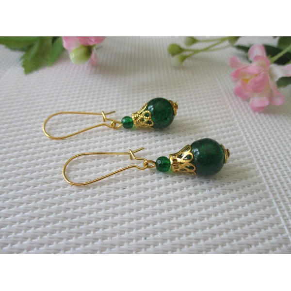 Kit de boucles d'oreilles dorées et perle en verre vert foncé - Photo n°1