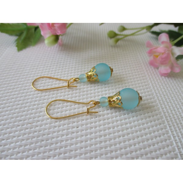 Kit de boucles d'oreilles dorées et perle en verre bleu ciel - Photo n°1