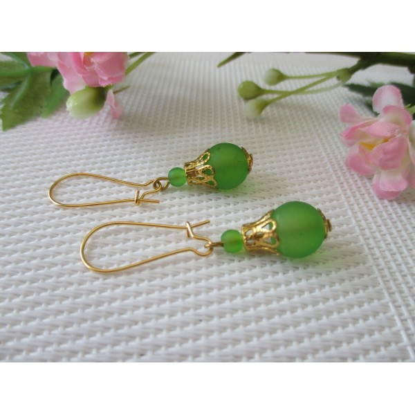 Kit de boucles d'oreilles dorées et perle en verre verte - Photo n°1