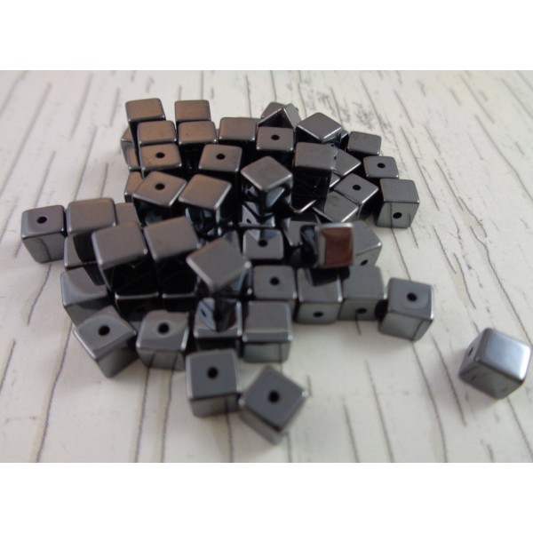 20 Perle Hematite Cube Noir 4mm Non-Magnetique Creation bijoux, bracelet, Collier - Photo n°1