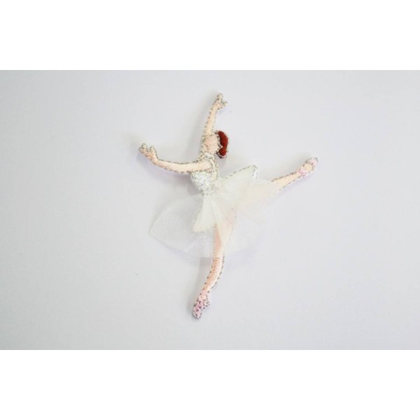 Application à thermocoller ballerine tutu en voile blanc 50mm x 60mm - Photo n°1