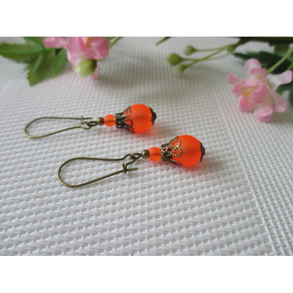 Kit de boucles d'oreilles bronze et perle en verre givré orange - Photo n°1