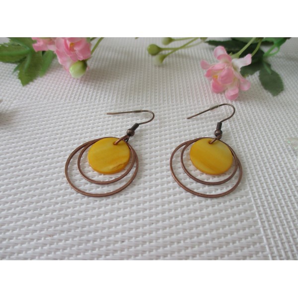 Kit de boucles d'oreilles anneaux cuivre et sequin jaune orange - Photo n°1