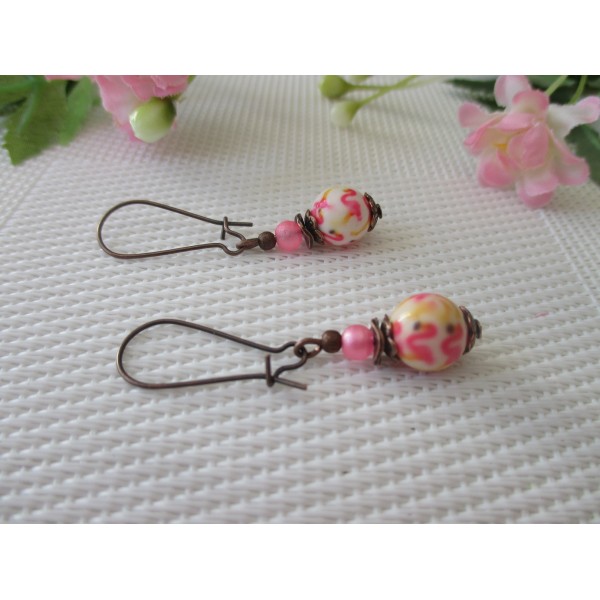 Kit de boucles d'oreilles apprêts cuivre et perle à motif rose et jaune - Photo n°1