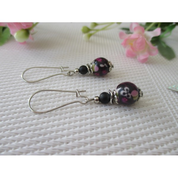 Kit de boucles d'oreilles apprêts argent mat et perle à motif fleur violette - Photo n°1