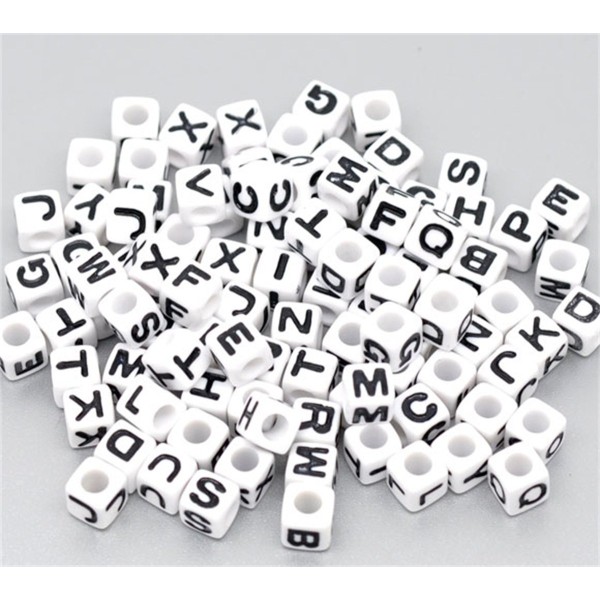 50 Perle 7mm Blanche Lettre Alphabet Cube Braclet, Attache tetine, Porte clé - Photo n°3