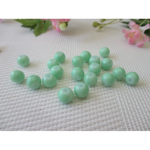 Perles en verre ronde 8 mm vert pale effet fissuré x 20 - Photo n°1