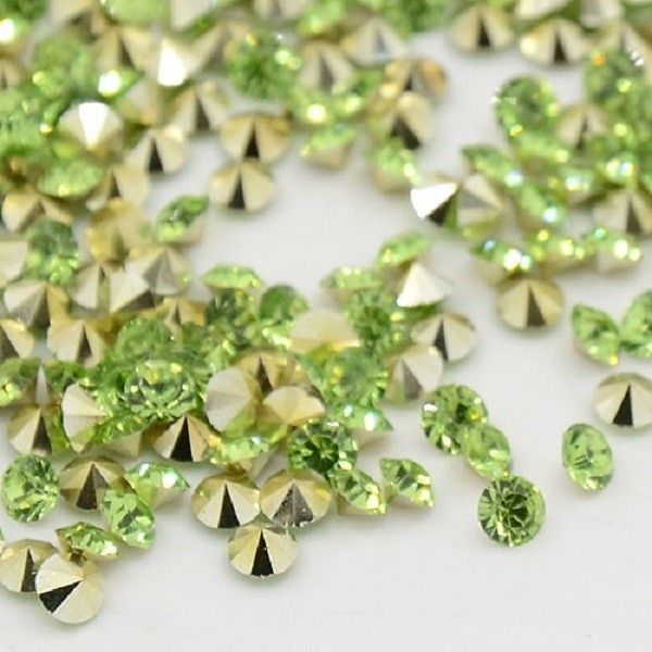 Cabochons strass forme diamant 6 mm vert clair x 100 - Photo n°1