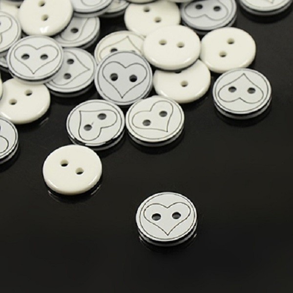 Boutons acrylique 12.5 mm blanc motif cœur x 10 - Photo n°1