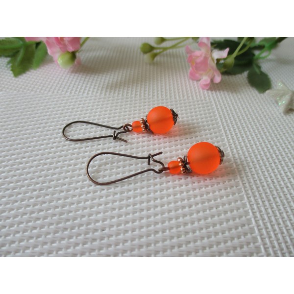 Kit boucles d'oreilles perle orange fluo et apprêts cuivres - Photo n°1