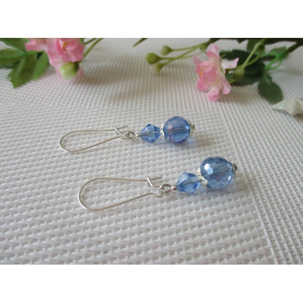 Kit boucles d'oreilles perle bleue laqué et apprêts argentés - Photo n°1