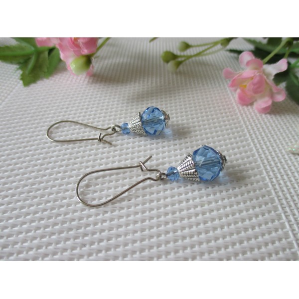 Kit boucles d'oreilles perle bleue à facette et apprêts argent mat - Photo n°1