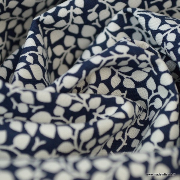 Tissu coton Feuilles bleu marine et Blanc - Photo n°3