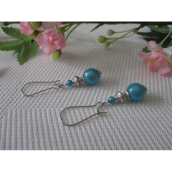 Kit de boucles d'oreilles apprêts argenté et perles en verre bleues - Photo n°1