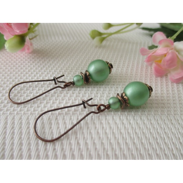 Kit de boucles d'oreilles apprêts cuivre et perles en verre verte claire - Photo n°1