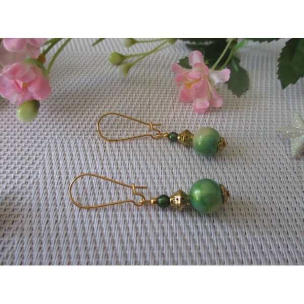 Kit de boucles d'oreilles apprêts dorés et perle en verre verte - Photo n°1