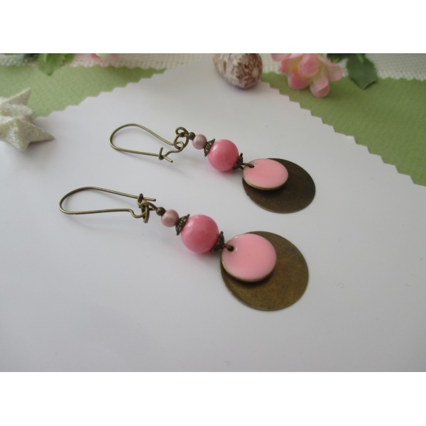 Kit de boucles d'oreilles apprêts bronze et perle en verre rose - Photo n°1