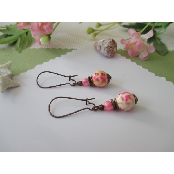 Kit de boucles d'oreilles apprêts cuivre et perle à motif rose et jaune - Photo n°1