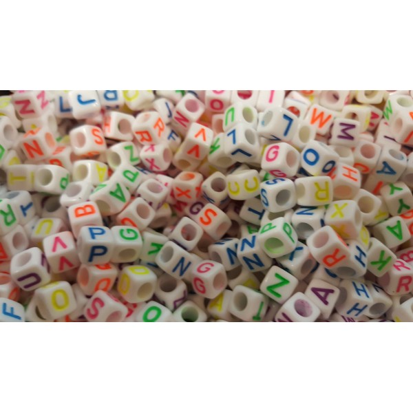 100 Perles Alphabet 6mm Blanche Ecriture Mixte Fluo Lettre Cube Braclet, Attache tetine, Porte clé - Photo n°1