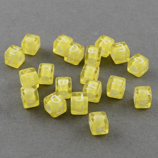 Lot de 100 Perles Jaune Lettre Alphabet Cube 6mm Mixte - Photo n°1