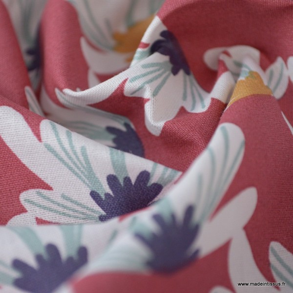 Tissu coton imprimé fleurs de Lotus Myriel blanches fond Brandy. Oeko tex - Photo n°3