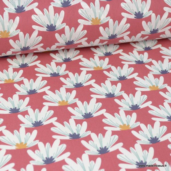 Tissu coton imprimé fleurs de Lotus Myriel blanches fond Brandy. Oeko tex - Photo n°1