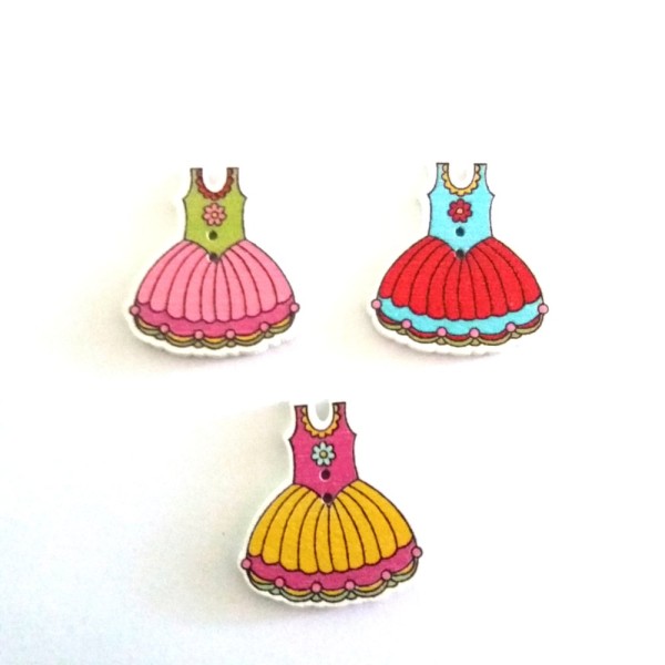 3 Boutons bois – robe de princesse multicolore - Photo n°1