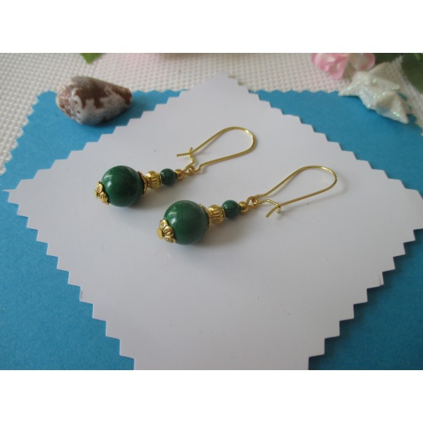 Kit boucles d'oreilles apprêts dorés et perles en verre verte tréfilé noire - Photo n°1