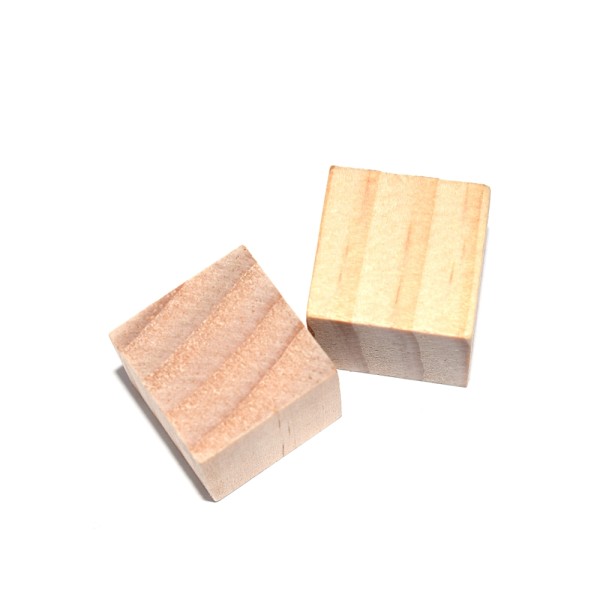 Cube en bois plein de présentation (sans trou) 2,5x2,5x2,5 cm - Photo n°1