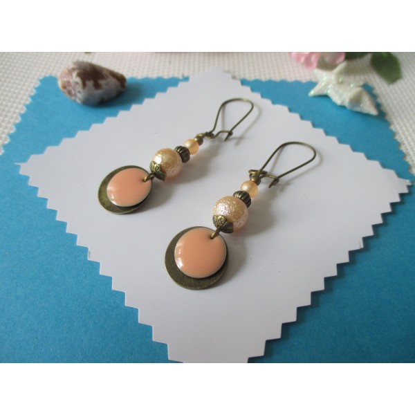 Kit boucles d'oreilles apprêts bronze et perles en verre saumon - Photo n°1