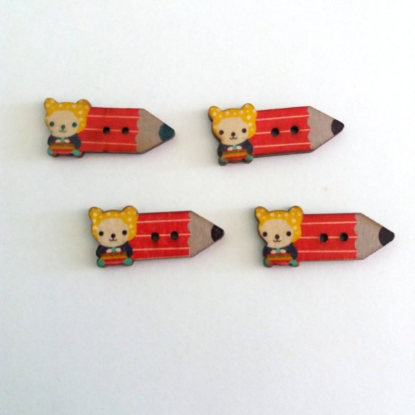 4 Boutons en bois – crayon rouge et tête de d’ourson – 15x32mm - Photo n°1