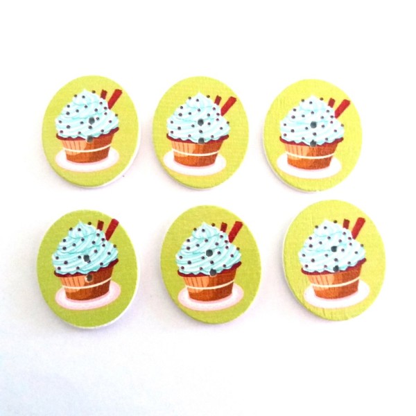 6 Boutons en bois – cupcake sur fond vert – 26x30mm - Photo n°1