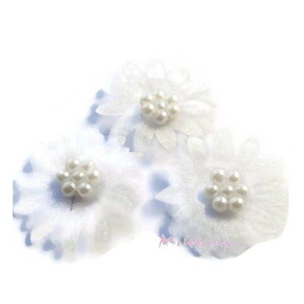 Appliques fleurs tissu perles blanc - 5 pièces - Photo n°1