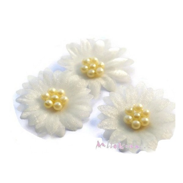 Appliques fleurs tissu perles crème - 5 pièces - Photo n°1