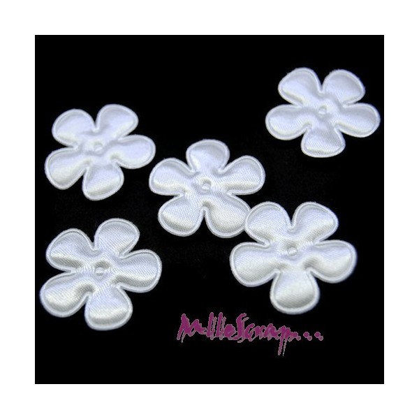 Appliques petites fleurs tissu blanc - 5 pièces - Photo n°1