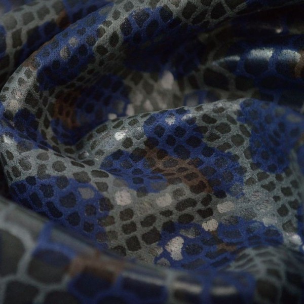 Tissu Scuba aspect faux cuir aspect serpent pétrole et gris - Photo n°1