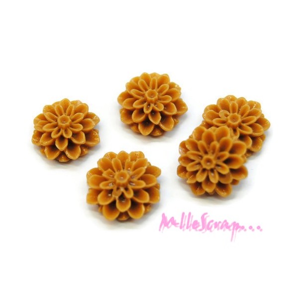 Cabochons fleurs dahlia résine marron clair - 5 pièces - Photo n°1