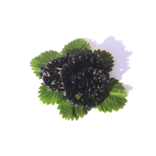 Mix Obsidienne Noire et Man Choï : 50 perles chips 4/7 MM de diamètre environ - Photo n°1