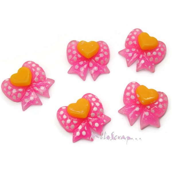 Cabochons petits nœuds cœurs résine rose, jaune - 5 pièces - Photo n°1