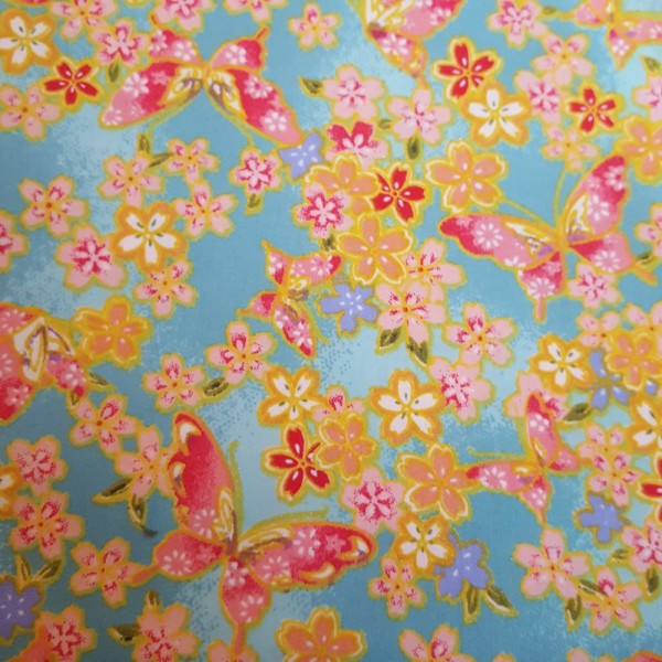 Coupon tissu style japonais - fleurs et papillon rose sur fond bleu - coton - 40x50cm - Photo n°1