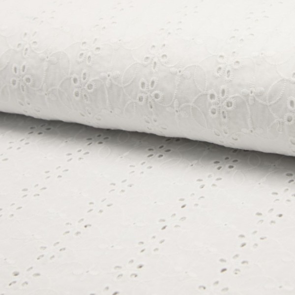 Tissu broderies anglaise Eugénie coton blanc motifs fleurs - Photo n°1