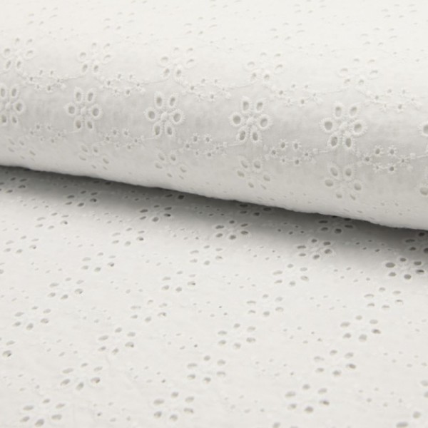 Tissu broderies anglaise Béatrice coton blanc motifs fleurs délicates - Photo n°1