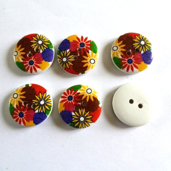 6 Boutons en bois – fleur multicolore – 25mm - Photo n°1