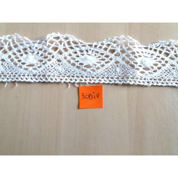 Dentelle au crochet blanc – 40mm – vendu au mètre  - 30div - Photo n°1