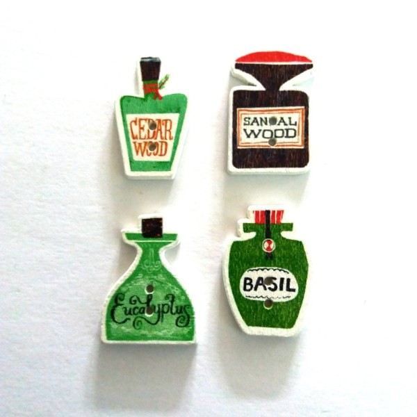 4 Boutons en bois – bouteilles multicolores - Photo n°1